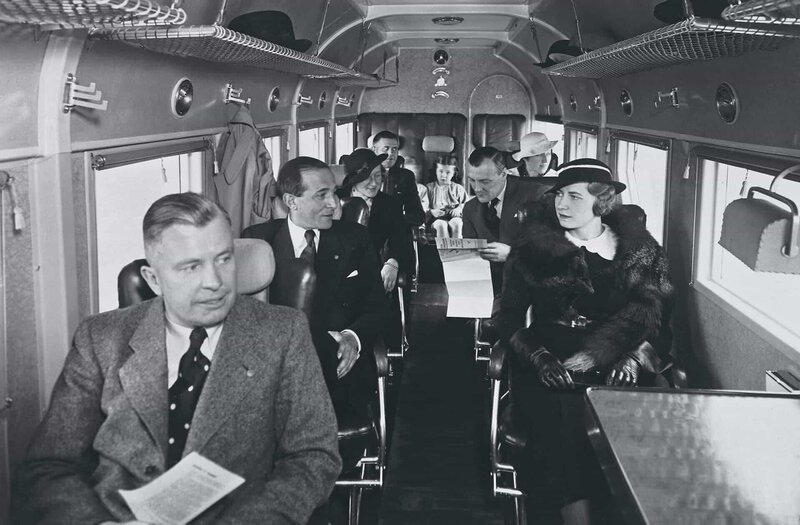 Kabine einer Junkers Ju 52 ( um 1935)  Foto: LH-Bildarchiv /​ Lufthansa: 1935  DLHD 3030-8-7 – Bild: Spiegel Geschichte