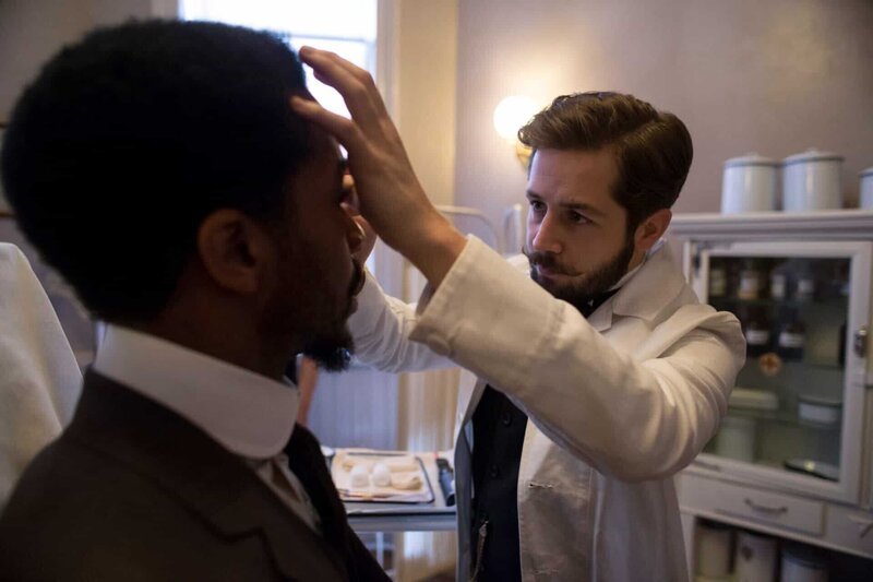 Cinemax HBO 2015 The Knick season 2 Characters: Andre Holland- Algernon Michael Angarano- Bertie – Bild: 2015 Home Box Office, Inc. All rights reserved. HBO ® and all related programs are the property of Home Box Office, Inc.