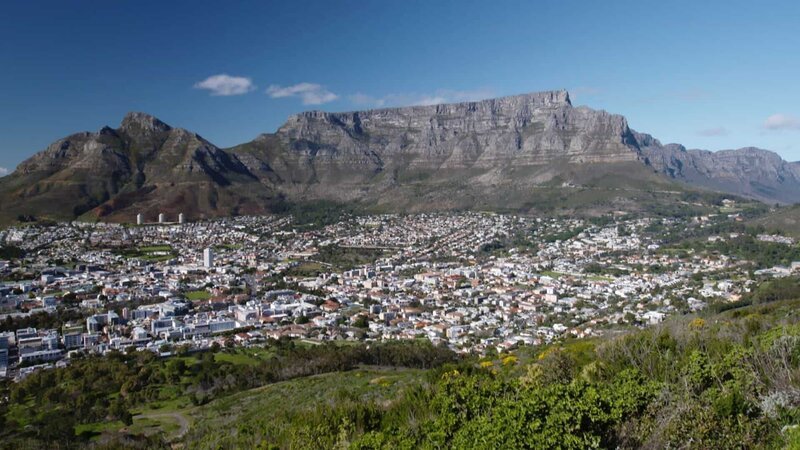 Der über 1.000 m hohe Tafelberg ist Wahrzeichen Kapstadts. – Bild: ZDF und Cannel Nine.