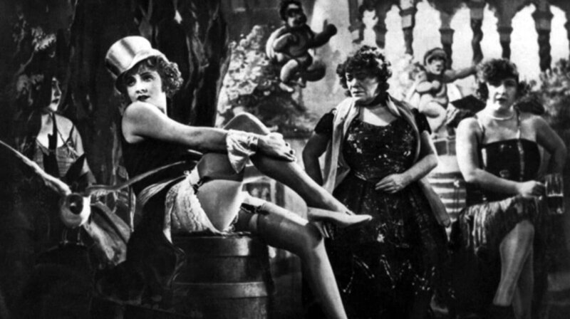 Marlene Dietrich gelingt der internationale Durchbruch 1930 mit der Hauptrolle „Lola“ in „Der blaue Engel“. Mit ihrer rauchigen Stimme und sinnlichen Art bekommt sie schnell das Image der Femme fatale. – Bild: phoenix/​ZDF/​Günther Rittau