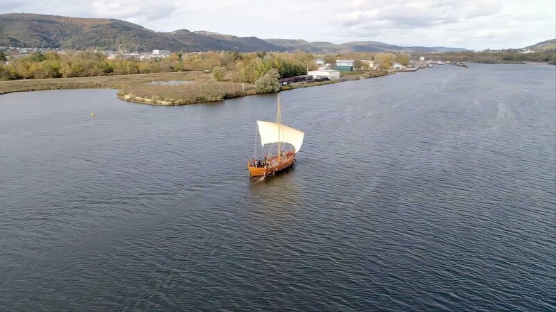 Römische Segelschiffe waren das Rückgrat des Imperiums. Ein Nachbau der Uni Trier zeigt, wie effizient sie segeln. – Bild: ZDF und ©2023 Story House Productions/​ Chris Valentien./​©2023 Story House Productions/​ C