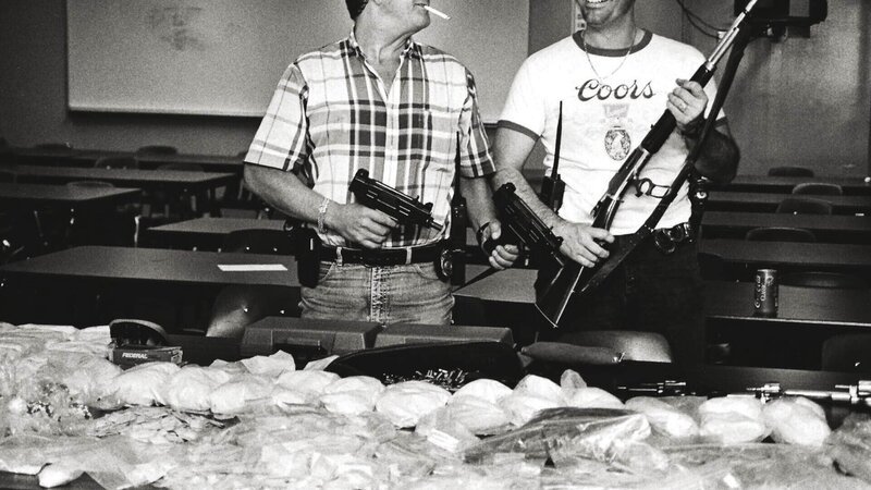 In den 70ern stieg die Nachfrage nach Kokain in Maiami derart an, dass die Händler bisweilen Schwierigkeiten hatten, schnell genug Nachschub zu besorgen. – Bild: RTL