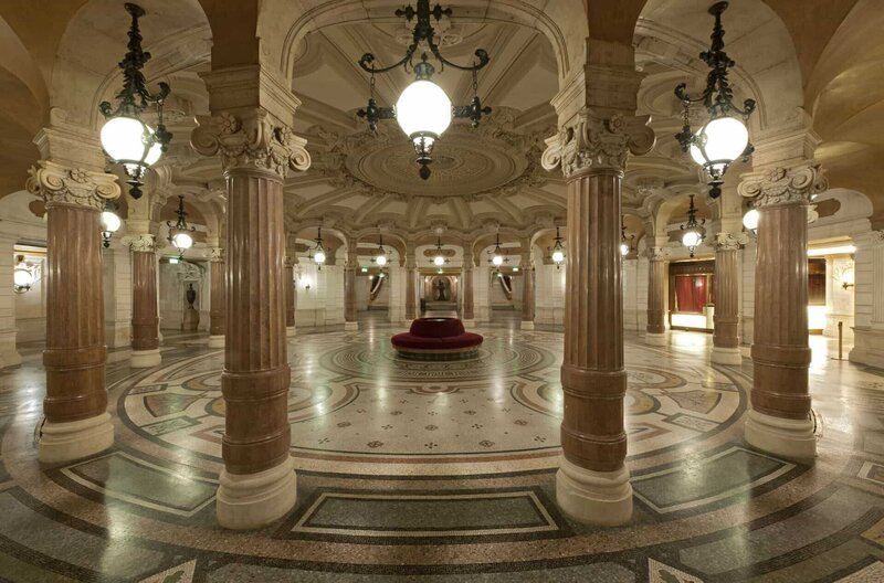 Die Rotonde des Abonnés der Opéra Garnier: Der Rundbau wurde einst als Eingangshalle benutzt. – Bild: ARTE France /​ © Jean-Pierre Delagarde/​OnP