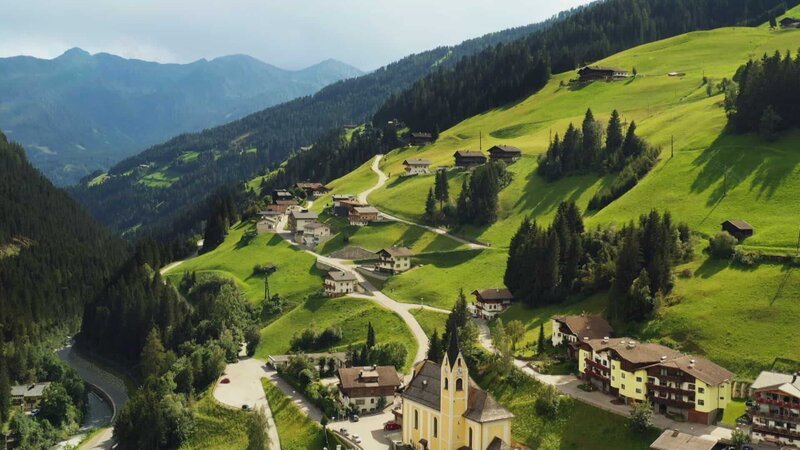Das Villgratental in Osttirol. – Bild: Bergblick