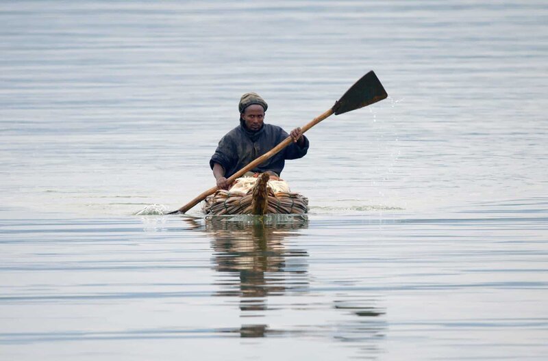 Der Lebensstil der Fischer des Tana-Sees hat sich seit über tausend Jahren bewährt, so wie ihre traditionellen Binsenboote. – Bild: Claudio Velàsquez Rojas /​ © Claudio VelÃ squez Rojas