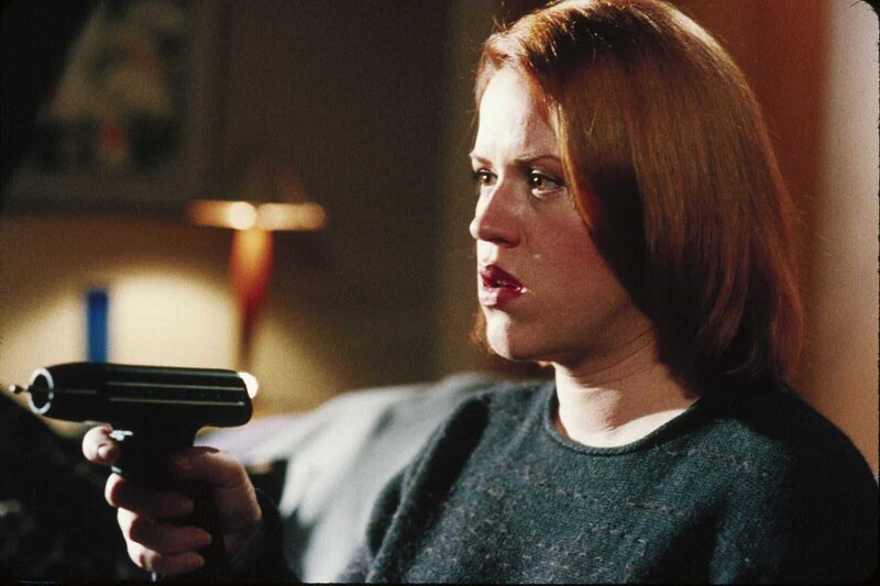 Allison Channing (Molly Ringwald) – Bild: 2000 OUTER V PRODUCTIONS INC. ALL RIGHTS RESERVED. Lizenzbild frei