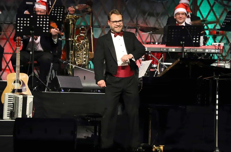 Thorsten Wszolek, Regisseur und Moderator des Abends. – Bild: HR/​Mund Art Theater Neu Isenburg/​Petra Kornmesser