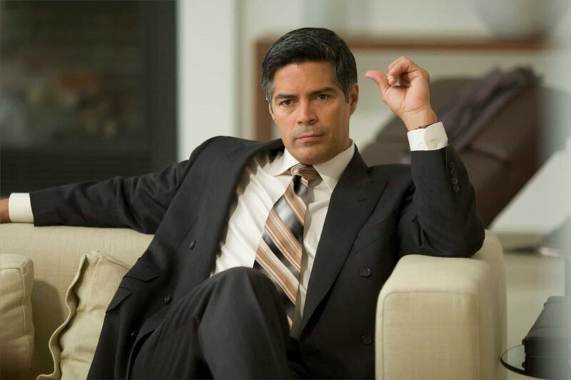 CAPRICA -- „Unvanquished“ -- Pictured: Esai Morales as Joseph Adama -- Photo by: Eike Schroter/​Syfy – Bild: 2009 Universal Network Television LLC ©SYFY Photocredit Mandatory, Editorial Use Only, NO archive, NO Resale