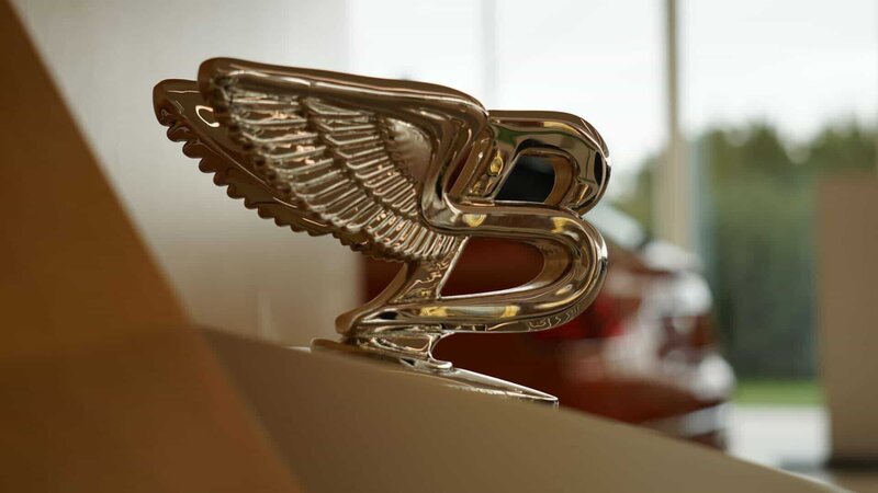 Klassisch: Das geflügelte B ist Bentleys Markenzeichen. – Bild: N24 Doku
