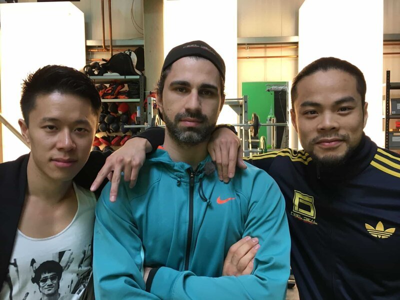 l-r: Cha-Lee Yoon, Can Aydin, Phong Giang Der SPIEGEL TV-Wissensautor Oliver Margies begleitet drei Kampfsportspezialisten aus Deutschland, die das Unmögliche geschafft haben. – Bild: SPIEGEL TV