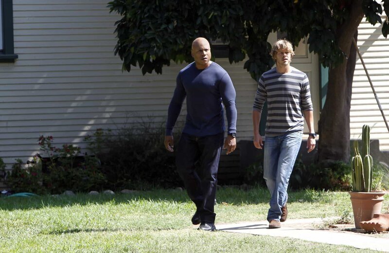 Special Agent Sam Hanna (LL COOL J) and LAPD Detective Marty Deeks (Eric Christian Olsen) race to locate stolen explosives somewhere in the city on NCIS: LOS ANGELES, – Bild: CBS Studios Inc. All Rights Reserved. Lizenzbild frei
