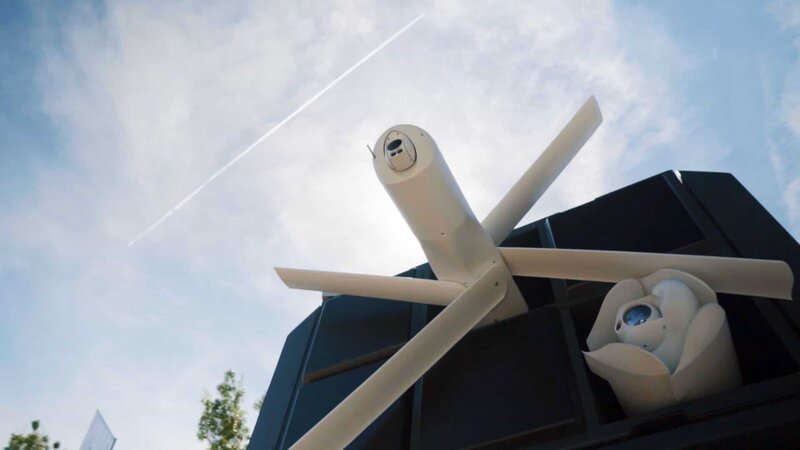 Sie sind leicht, billig und tödlich: Bewaffnete Drohnen kommen immer häufiger zum Einsatz, wie beispielsweise im Ukrainekrieg. – Bild: ORF/​NZZ