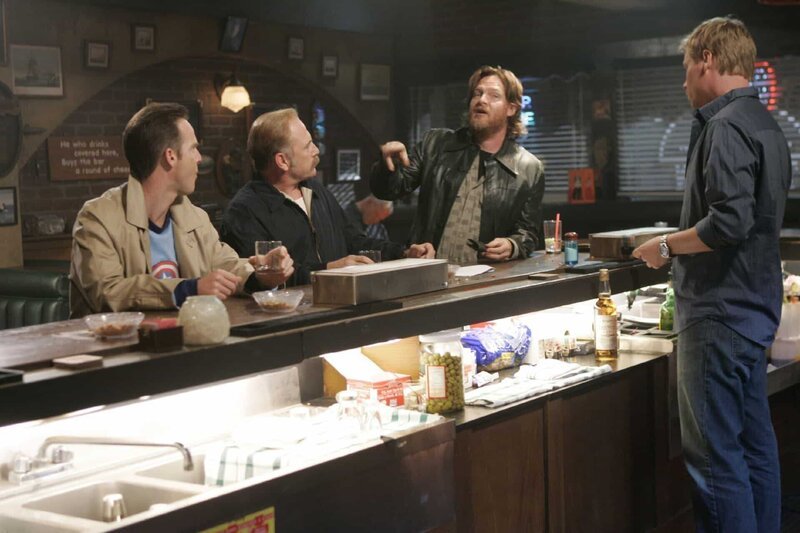 Night“ -- Pictured: (l-r) Jason Gray-Stanford as Lieutenant Randall Disher, Ted Levine as Captain Leland Stottlemeyer, Donal Logue as Gully -- USA Network Photo: Peter „Hopper“ Stone – Bild: SUPER RTL