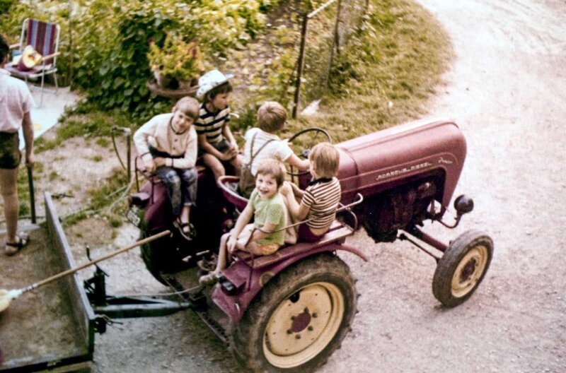 Seit den 60er Jahren ist Urlaub auf dem Bauernhof in Südtirol besonders bei Familien beliebt. – Bild: Christel Michael /​ © Christel Michael