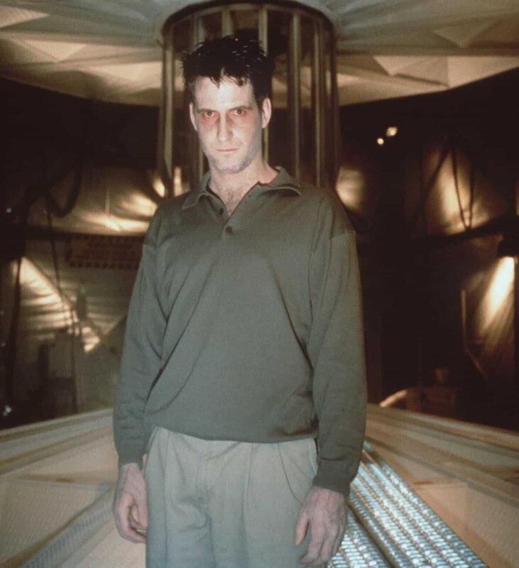 Der Wissenschaftler Andrew (Rick Roberts) reist mit seiner Zeitmaschine in die Vergangenheit, um eine Katastrophe zu verhindern. – Bild: TM & © 2001 Metro-Goldwyn-Meyer Studios Inc. All Rights Reserved.
