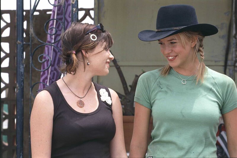 Kylie Buchanan (Jovita Lee l.) und Becky Howard (Jessica Napier) – Bild: RTL