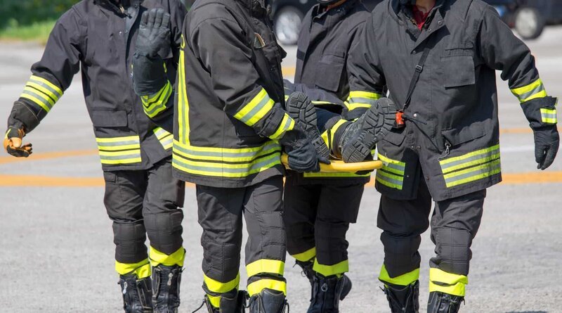 Feuerwehrleute – Bild: Shutterstock