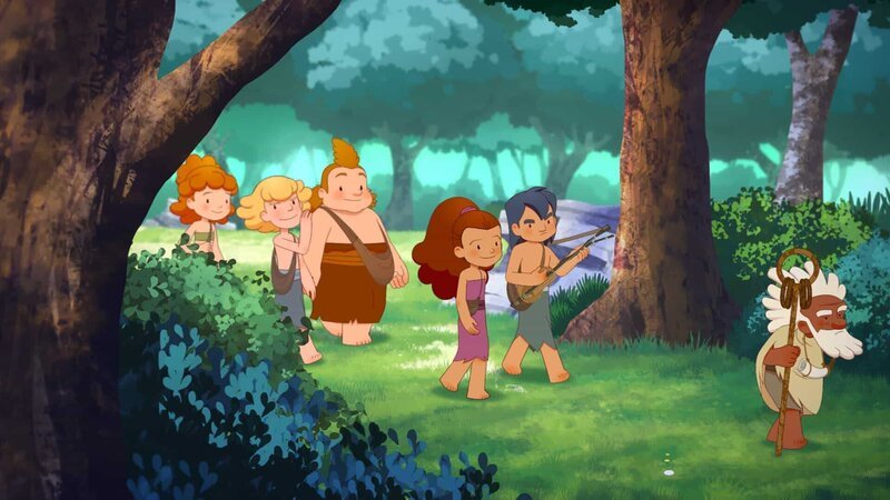 Aron führt die Kinder in den Wald. Hier müssen sie übernachten und alleine zurück ins Dorf finden. – Bild: KiKA
