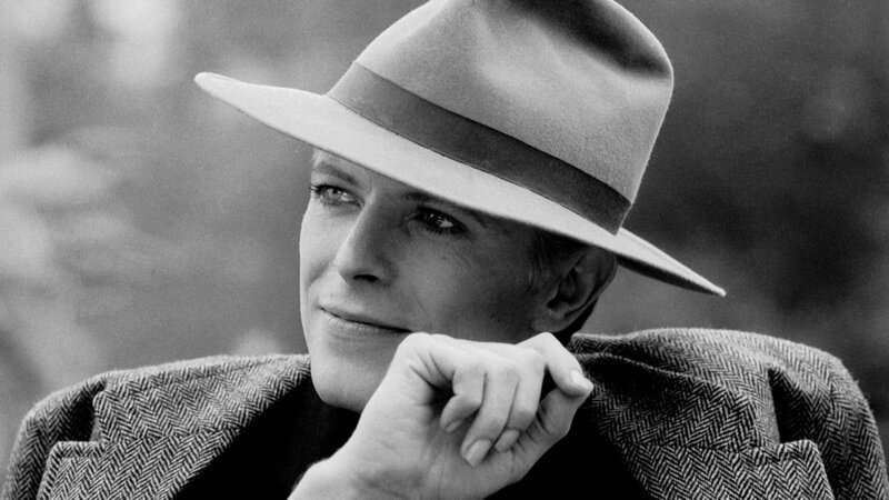 Bedeutender Rockmusiker und Stil-Ikone. In den Siebzigern lebt David Bowie mehrere Jahre in Berlin. In dieser Zeit entsteht auch sein Song „Heroes“. – Bild: ZDF und 3DD Productions./​3DD Productions