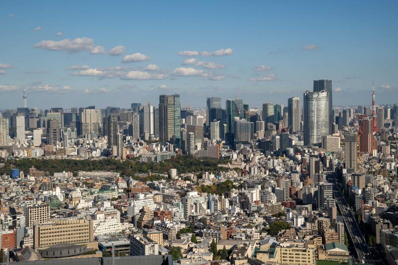 Tokio ist die Hauptstadt des Landes und wichtiges Wirtschaftszentrum. Rund 40 Millionen Einwohner und Einwohnerinnen leben in der Metropolregion rund um Tokio. – Bild: ZDF und Jonas Geisler.