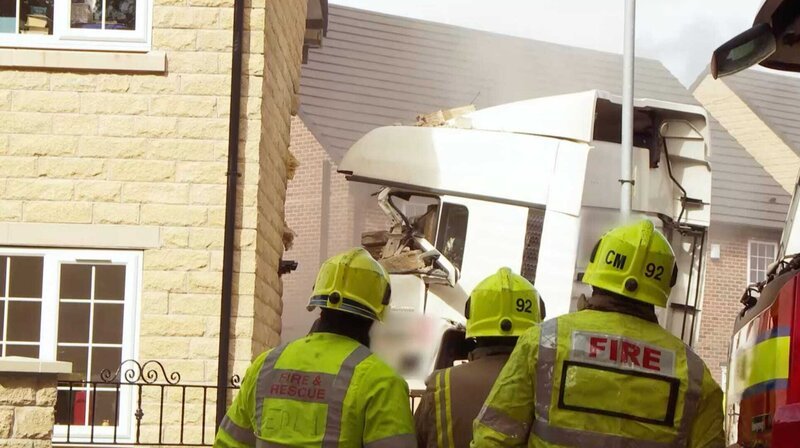 Die Crew der Yorkshire Air Ambulance bei der Bewältigung eines schwierigen Zwischenfalls. – Bild: Really /​ Air TV /​ Air TV