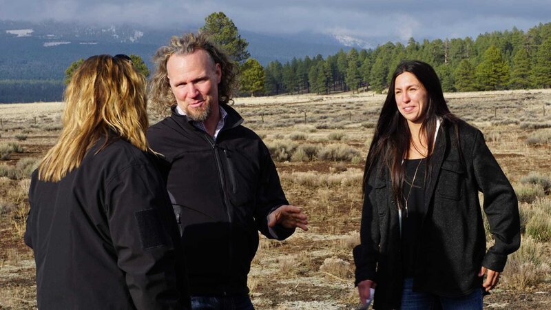 Meri, Kody, and Shelby talk at Coyote Pass. – Bild: Discovery Communications