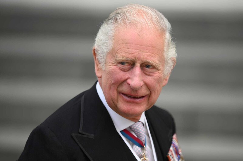 Britanniens neuer König: Charles III. Jetzt ist es an ihm, den Bestand der Monarchie zu sichern, sie fit zu machen für die Zukunft. – Bild: ZDF und AP /​ AFP /​ Leal