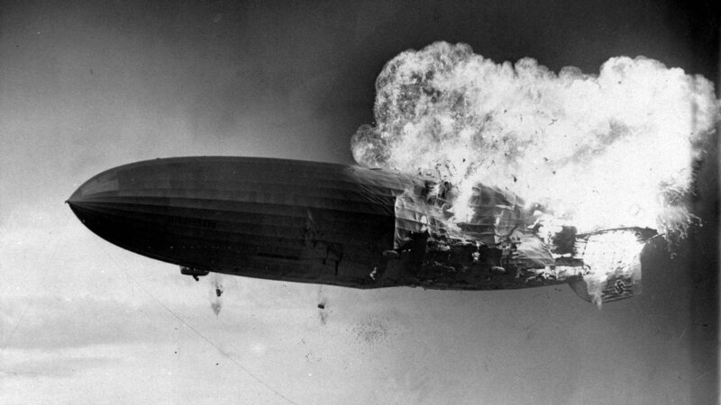 Die Videoaufnahmen der brennenden Hindenburg stellen Expertinnen und Expertinnen vor zahlreiche Fragen zur Ursache der Katastrophe. – Bild: WELT
