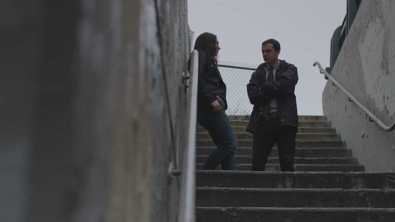 Detective Strovink talks to a prostitute in the stairwell. – Bild: Investigation Discovery /​ Discovery Communications