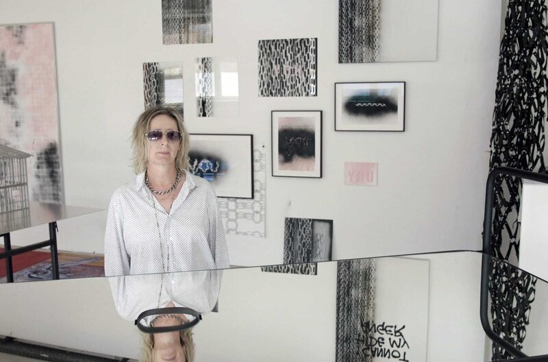 Monica Bonvicini in ihrem Atelier in Berlin – Bild: Zentralfilm /​ © Zentralfilm