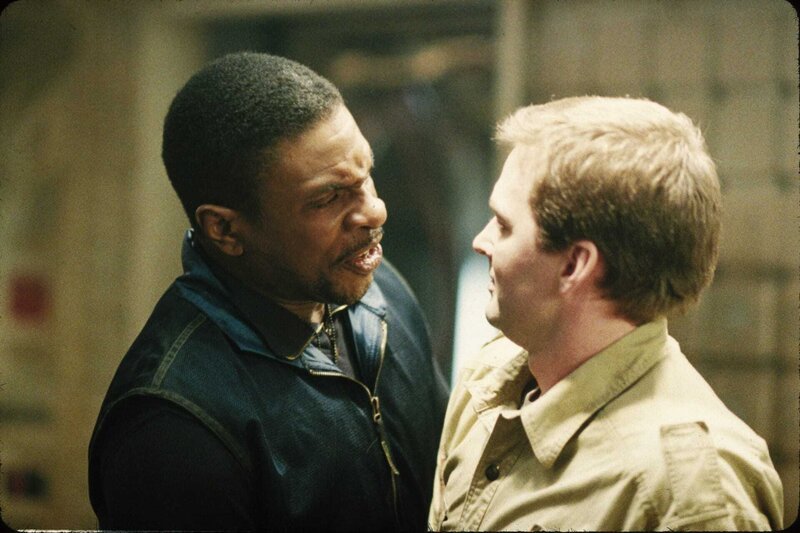 Captain Ira Merit (Keith David, l.); Curtis Sandoval (Max Martini, r.) – Bild: 2000 OUTER V PRODUCTIONS INC. ALL RIGHTS RESERVED. Lizenzbild frei