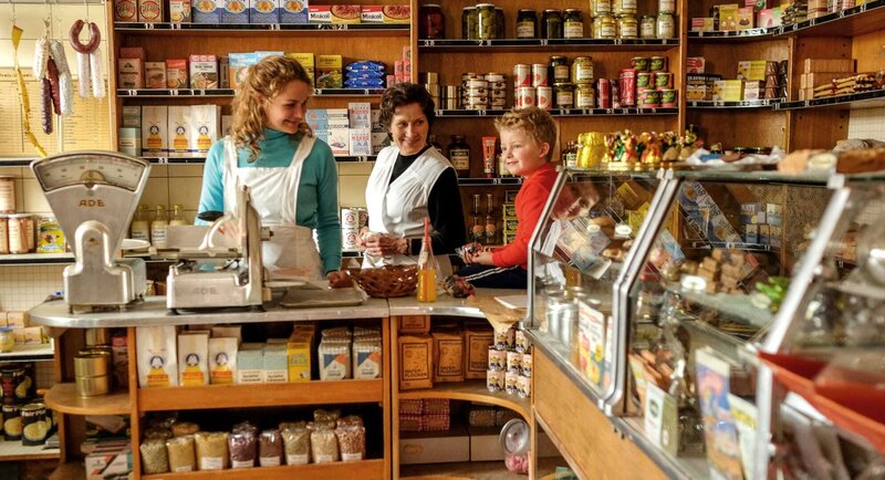 Der Junge muss an die frische Luft – Bild: 2018 UFA Fiction GmbH/​Warner Bros Entertainment GmbH