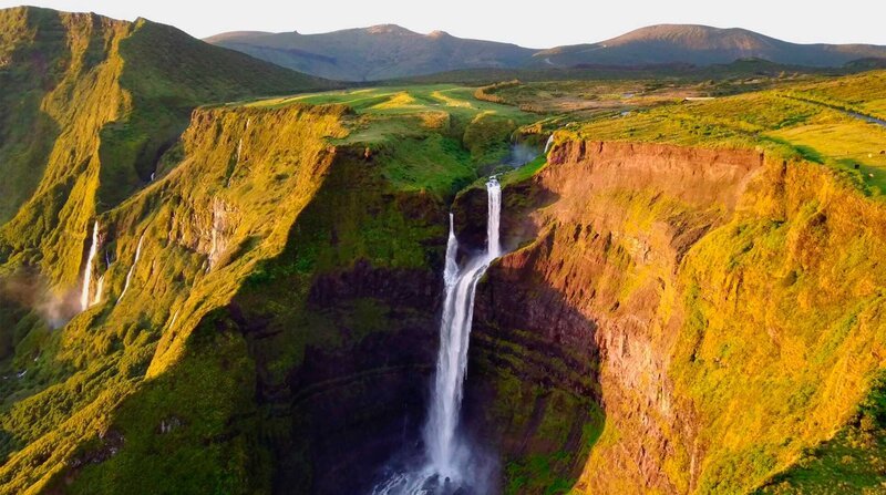 Wasserfälle auf der Insel Flores. – Bild: BR/NDR/planetfilm/Frederico Fournier/Frederico Fournier Wasserfälle auf der Insel Flores. – Bild: BR/NDR/planetfilm/Frederico Fournier/Frederico Fournier