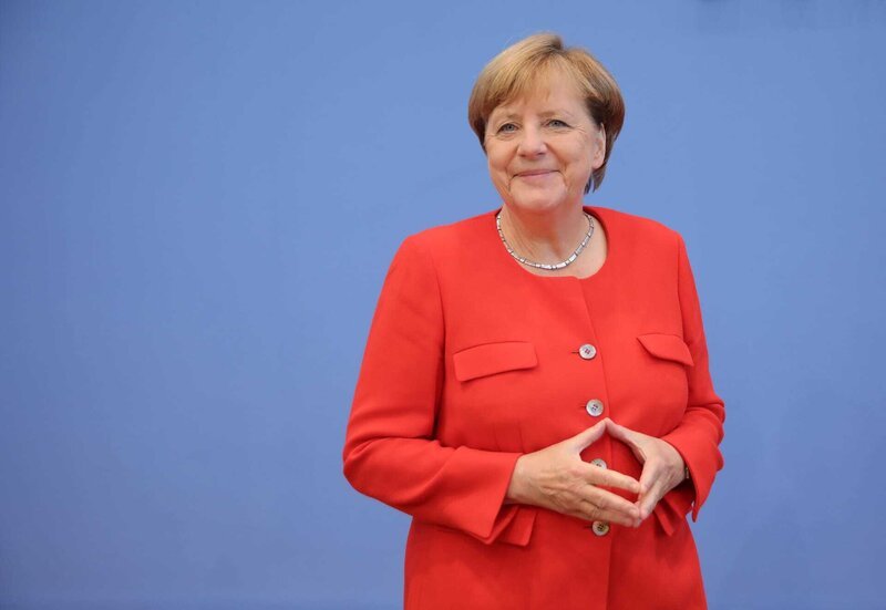Bis 2021 will Angela Merkel Kanzlerin der Deutschen bleiben. – Bild: ZDF und Michael Kappeler.