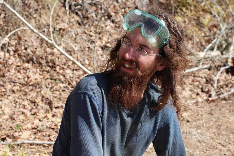 Mars Hill, NC, USA: Tony with goggles on. (Photo Credit: National Geographic Television/​Lindsay Cooper) – Bild: Lindsay Cooper /​ National Geographic Television/​Lindsay Cooper /​ National Geographic Channels /​ National Geographic Television