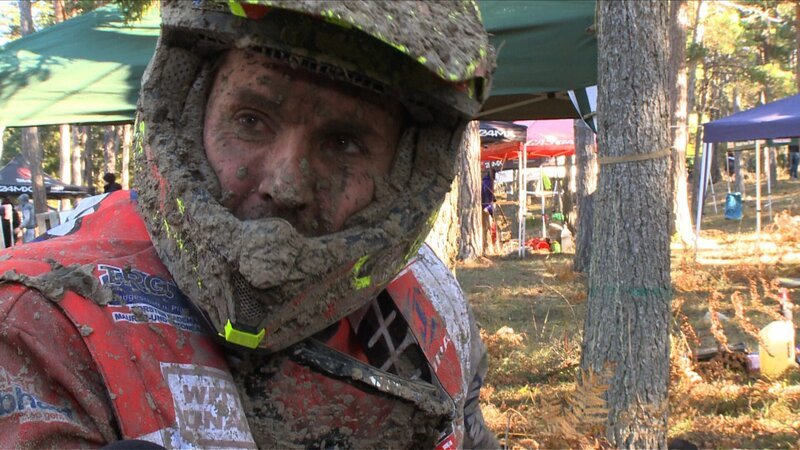 „Grand Gotland National“: Das Rennen wird zu einer regelrechten Schlammschlacht – Bild: N24 Doku