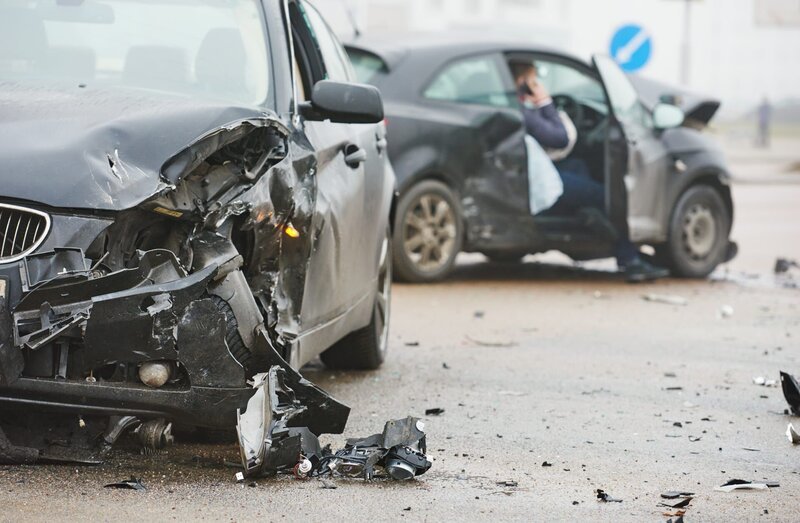 car accident, car crash – Bild: Shutterstock /​ Shutterstock /​ Copyright (c) 2017 Dmitry Kalinovsky/​Shutterstock. No use without permission.