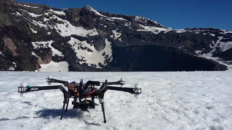 Drohnen können heute wertvolle Erkenntnisse über die Aktivität von Vulkanen liefern. – Bild: BILD