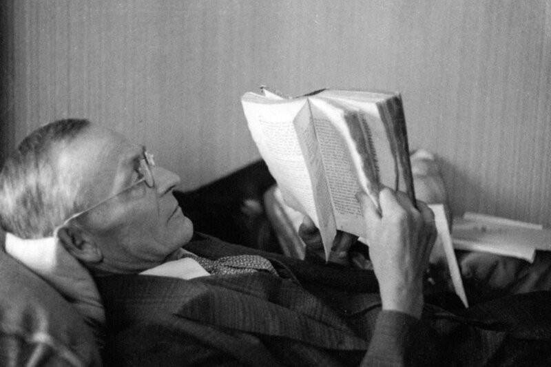 SWR Fernsehen HERMANN HESSE – SUPERSTAR, am Montag (16.07.12) um 21:45 Uhr. Hermann Hesse in Montagnola, 1930er Jahre. – Bild: SWR/​Hermann Hesse-Editionsarchiv
