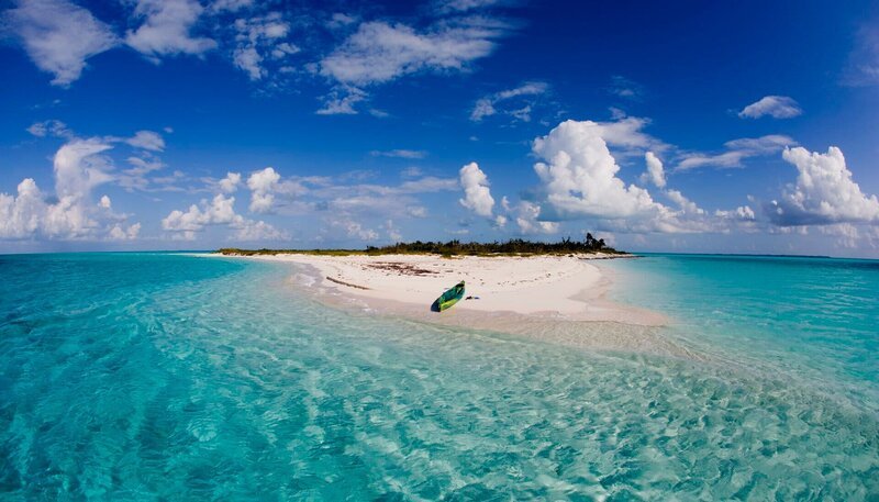 Abseits der Hauptinseln findet man auf den Bahamas auch einsame Eilande. – Bild: NDR/​Bahamas Tourist Office