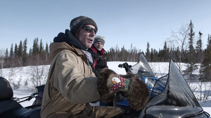 „Pike“ Mike Harrison and Chef Ron search for the destructive bear. – Bild: Discovery Communications