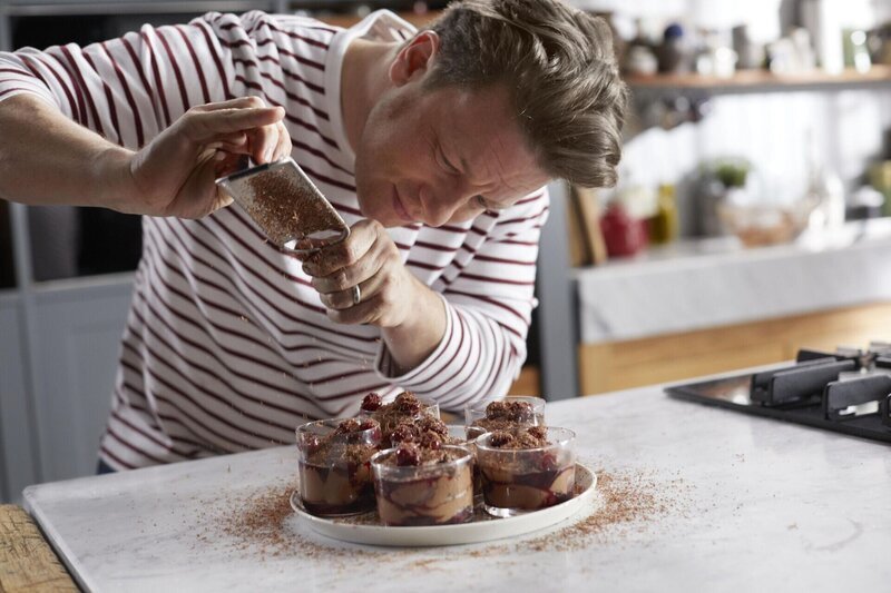Jamie Oliver – Bild: 2017 Jamie Oliver Enterprises Ltd /​ Sam Robinson Lizenzbild frei