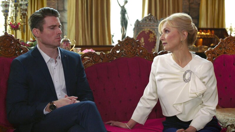 Christmas with a Crown – Bild: RTL Zwei