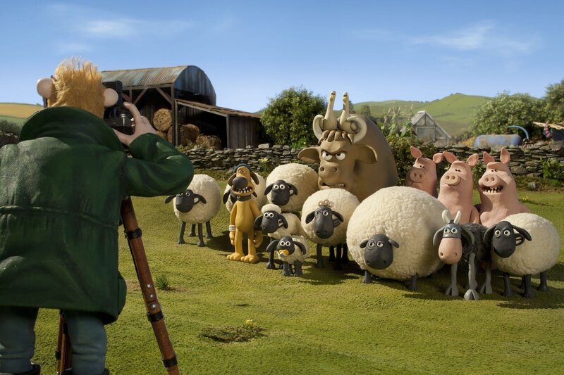 Der Farmer will ein Gruppenbild mit allen Tieren. Aber das ist nicht so einfach. – Bild: WDR/​Aardman Animation Ltd./​BBC