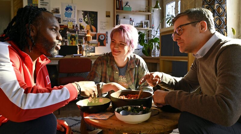 Wenn Papa auf der Matte steht – Bild: ARD Degeto/​Christiane Pausch