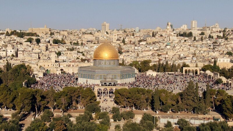 Übersicht der Stadt Jerusalem.  Die Verwendung des sendungsbezogenen Materials ist nur mit dem Hinweis und Verlinkung auf RTL+ gestattet. – Bild: RTL /​ ©RMCPRODUCTION