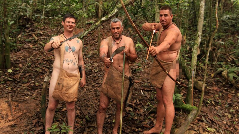 Russell, Charlie and Matt hold their survival tools. – Bild: Discovery Communications