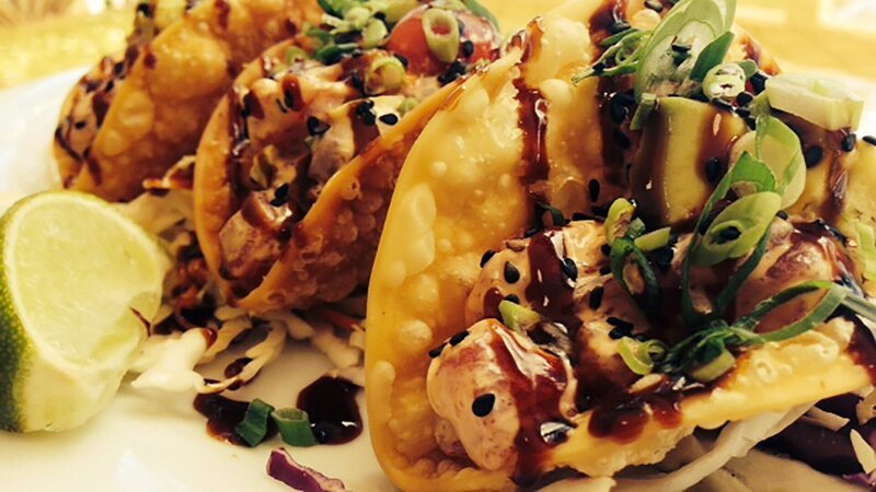 Gourmet chicken tacos from Hawaii Yacht Club in Honolulu, as seen on Food Network’s Mystery Diners, Season 8. – Bild: 2015,Television Food Network, G.P. All Rights Reserved