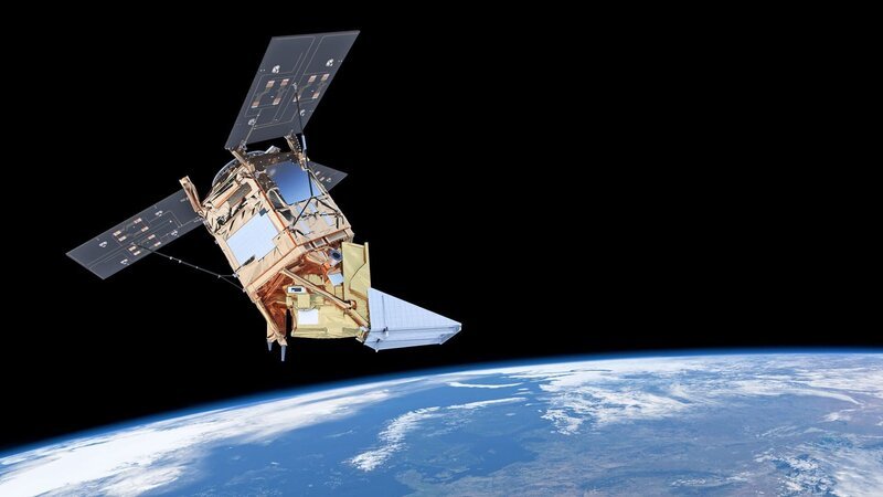 Galileo ist das erste gemeinsam durchgeführte Projekt von EU und ESA. Aus einer Höhe von etwa 23.000 Kilometern sollen die geplanten Satelliten die Erde umkreisen und beobachten. – Bild: N24 Doku