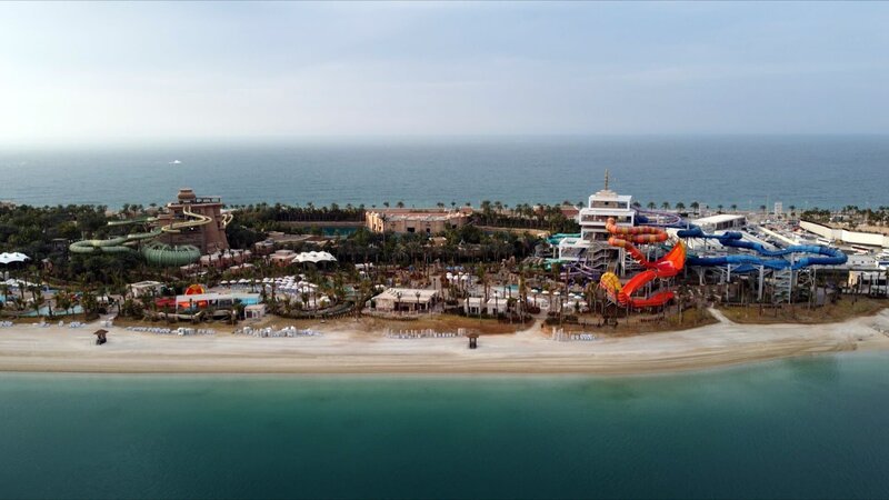 Der Wasserthemenpark Aquaventure in Dubai gehört zu den größten seiner Art. – Bild: N24 Doku Der Wasserthemenpark Aquaventure in Dubai gehört zu den größten seiner Art. – Bild: N24 Doku